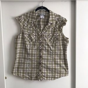 Columbia cap sleeve button up blouse